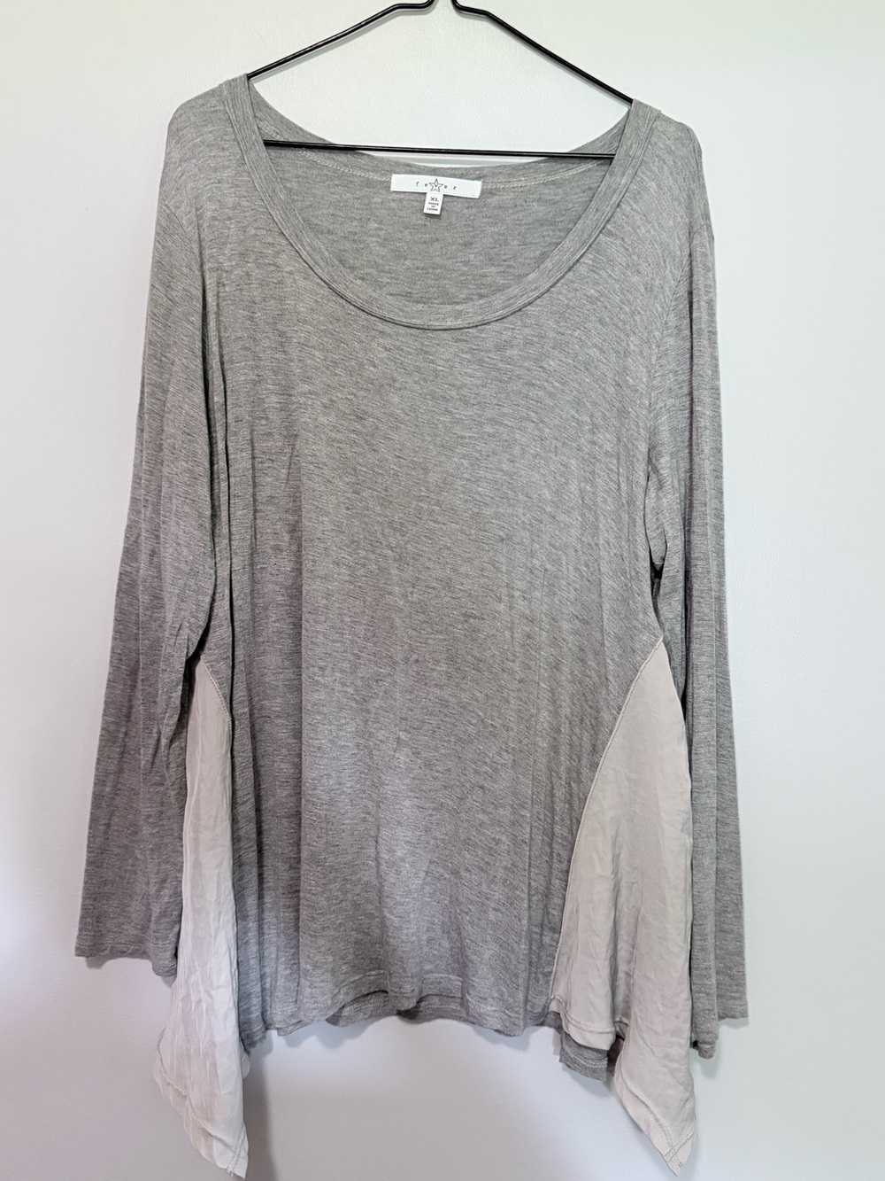 Fever XL Gray Scoop Neck Long Sleeve Top with Cream Side Panels